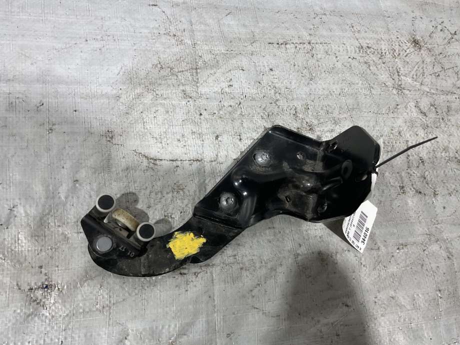 Hengsler til Mercedes Vito 2014-->> (W447) (W447) (A 447 760 15 47|)