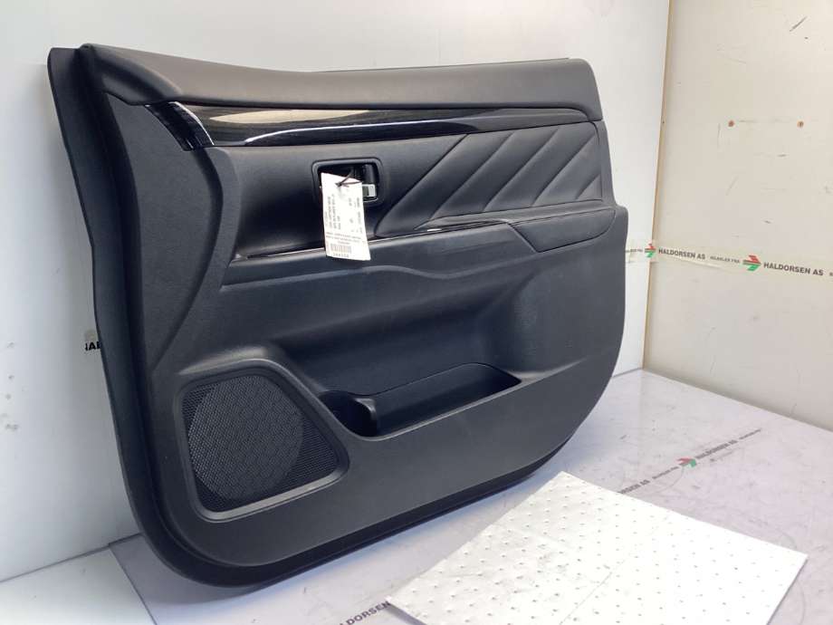 Dørtrekk høyre til Mitsubishi Outlander 2015-->> (Type III, Fase 2)  (MITSUBISHI|7221C906XA|)