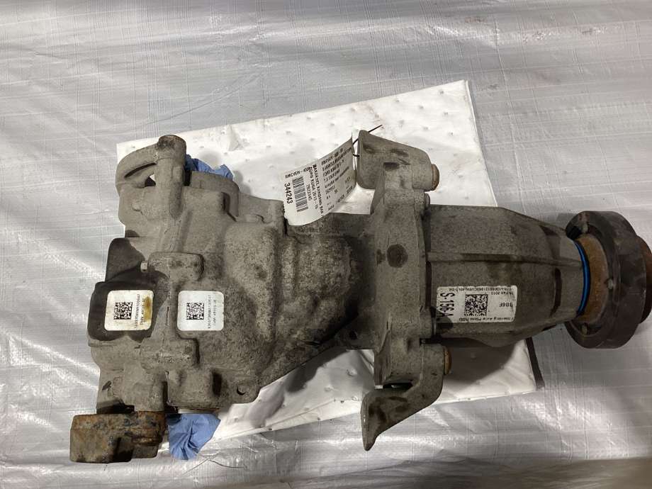 Kardang klokke bak til Ford Kuga 2013-2019  (FORD|RMCV6W-4000-DB|2629518|)