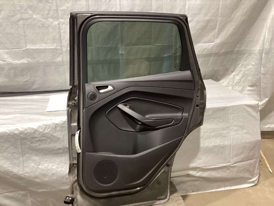 Dør høyre bak til Ford Kuga 2013-2019 (FORD|DV44-S24704-AB|2290955|)