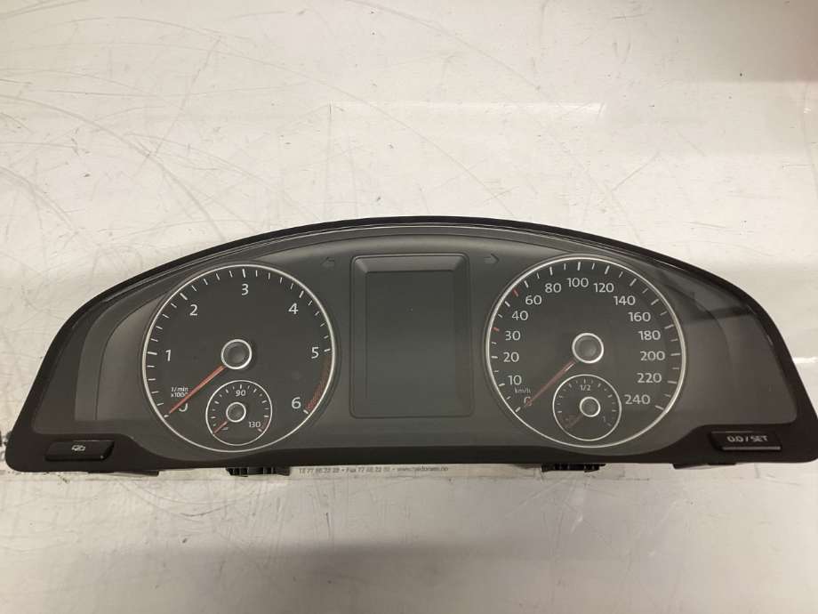 Instrumentpanel til VW Transporter / Caravelle 2009-2015 (Fase 2) (T5) (T5) (VOLKSWAGEN|7E0 920 870 E|)