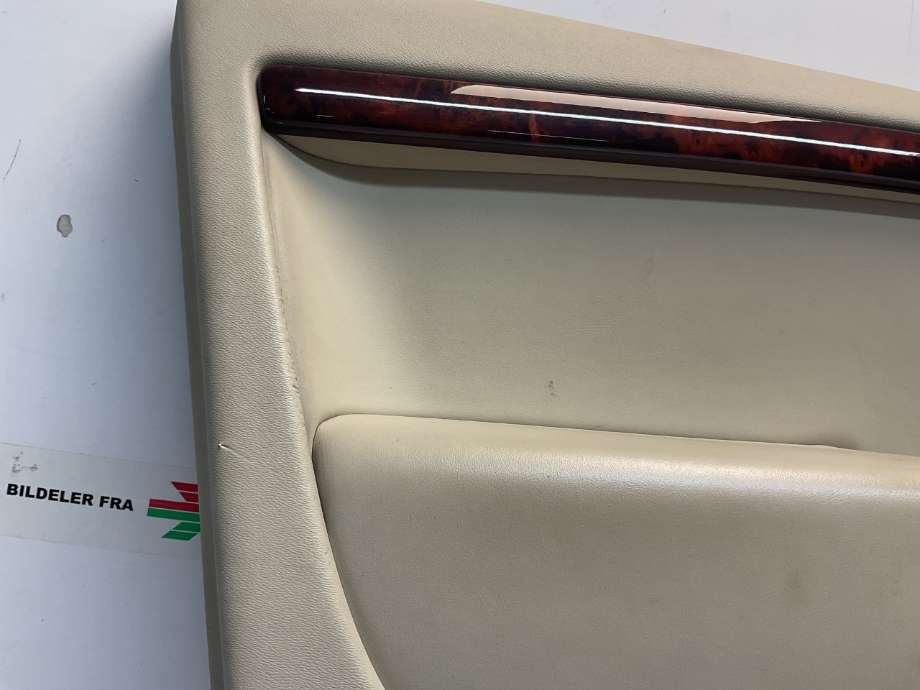 Dørtrekk venstre til Volvo V70 2007-2013 (Type III, Fase 1)  (VOLVO|39800044|)