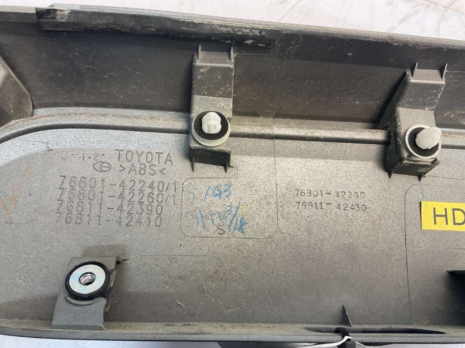 Lister til Toyota RAV4 2019-->> (Type V) (TOYOTA|7680142908|76811-42390|76801-42240/1)