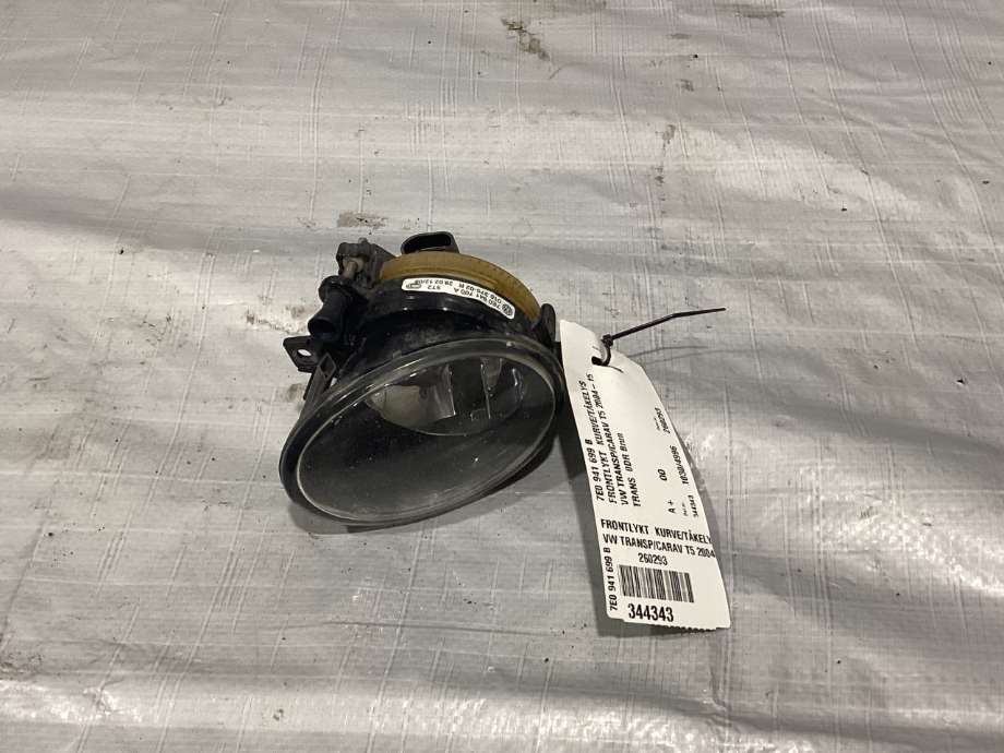 Tåkelykt høyre foran til VW Transporter / Caravelle, 2009-2015 (Fase 2) (T5) (T5) (VOLKSWAGEN|7E0 941 699 B)