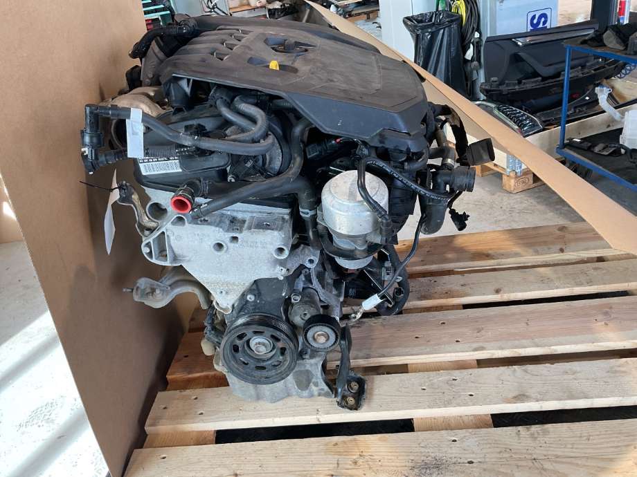 Motor bensin til Škoda Octavia 2017-2020 (Type III, Fase 2) (SKODA|06K 100 035 C|1.5 TSI DPCA|)