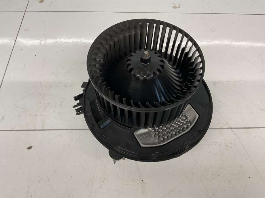 Varmeapparat motor til Škoda Octavia 2017-2020 (Type III, Fase 2)  (5Q1 819 021 H|)