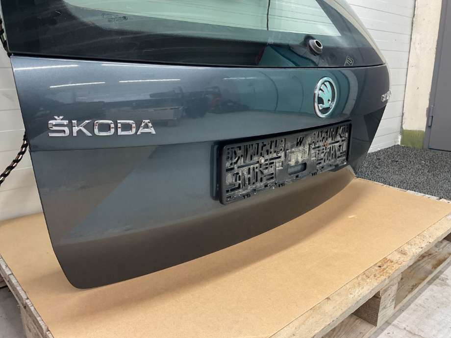 Bakluke til Škoda Octavia 2017-2020 (Type III, Fase 2)  (SKODA|5E9 827 023 C|)