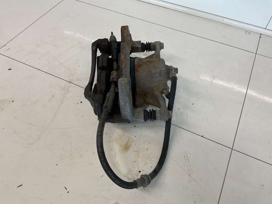 Bremsecaliper høyre foran til Škoda Octavia 2017-2020 (Type III, Fase 2)  (SKODA|8V0 615 124|)