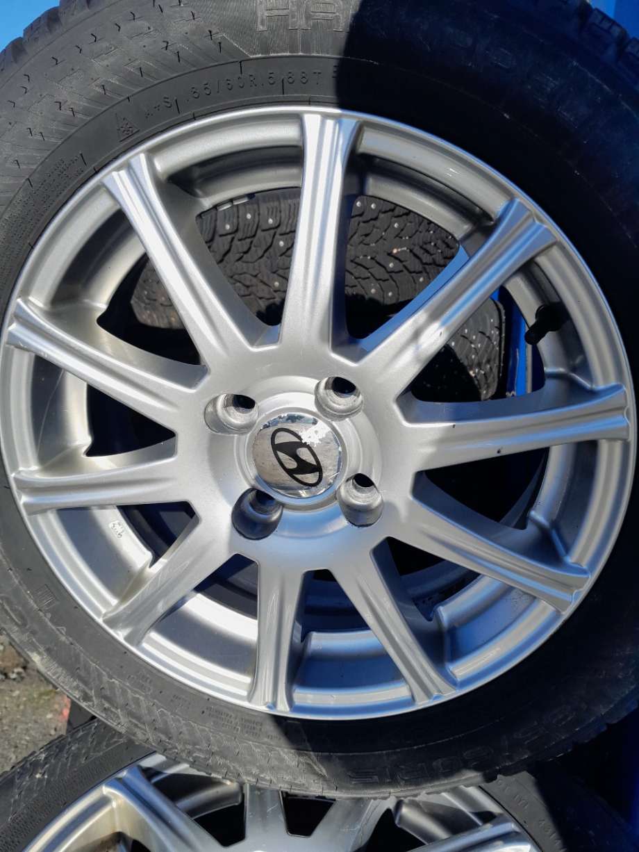Hjulsett aluminium vinter til Hyundai i20 2009-2014 (Type I) (HAKKAPELITTA 10|4X100 NAV 54|1 ET51|)