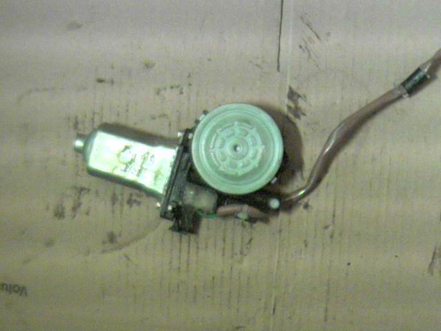Ruteheis høyre bak til Toyota Hilux, 2002-2005  (GAMMEL TYPE -06/05|)