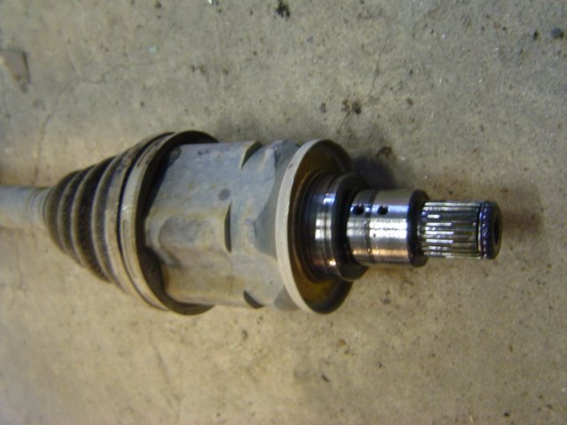 Drivaksel venstre foran til Toyota RAV4 2000-2006 (Type II)  (TOYOTA RAV4|)