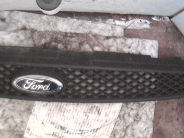 Grill til Ford Fiesta 2002-2008 (Type V) (FORD FIESTA|2S61-8200-AGYYH5|1211719|)