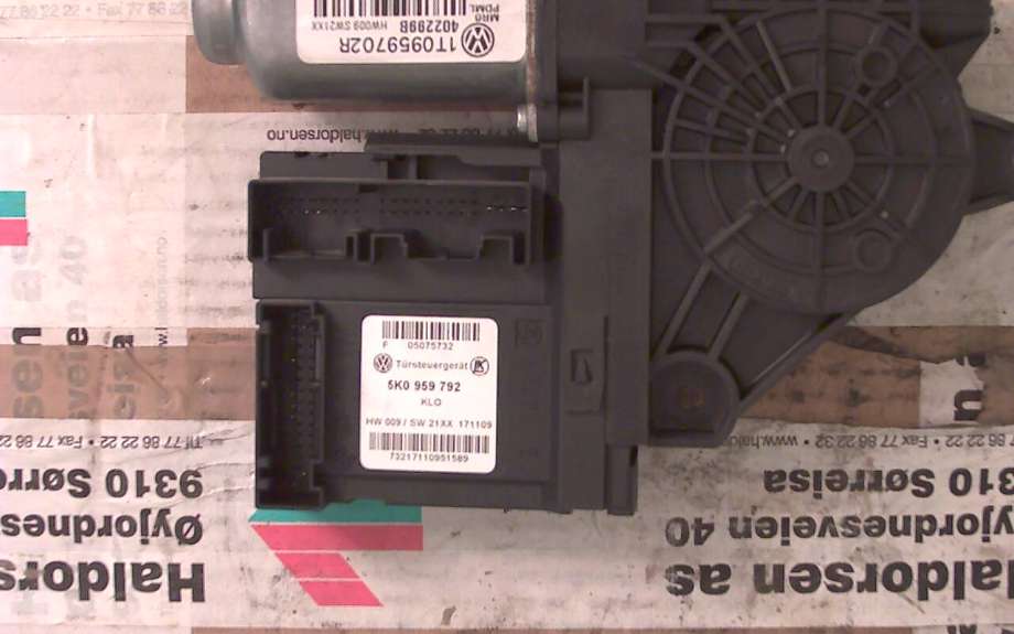 Ruteheis høyre foran til VW Caddy 2004-2010 (Type III, Fase 1)  (VOLKSWAGEN CADDY  05.08.-|5K0959792|1T0949702R|)