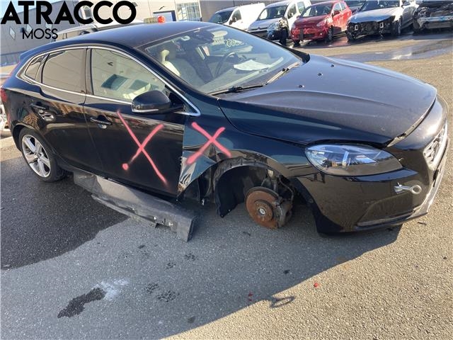 Volvo V40 2012-2019 , Motorkode: D4162T, Girkassekode: Manuell