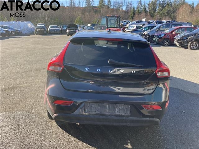 Volvo V40 2012-2019 , Motorkode: D4162T, Girkassekode: Manuell