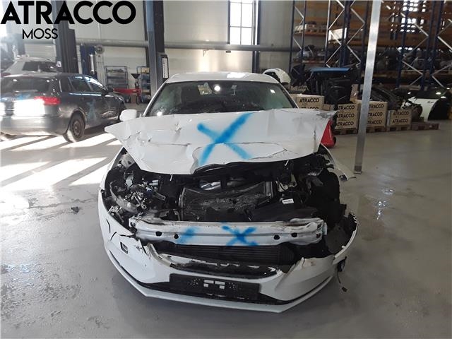 Volvo V40 2012-2019 , Motorkode: D4162T, Girkassekode: Manuell
