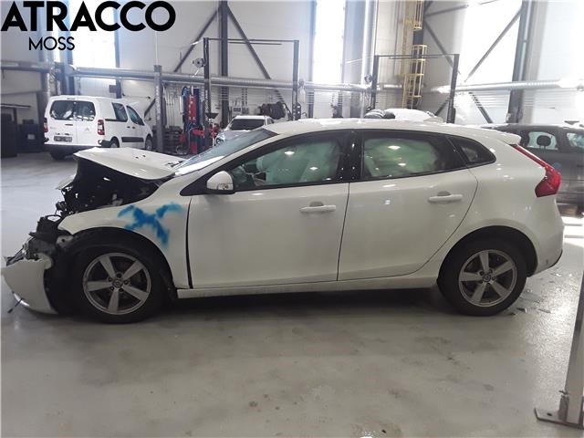 Volvo V40 2012-2019 , Motorkode: D4162T, Girkassekode: Manuell