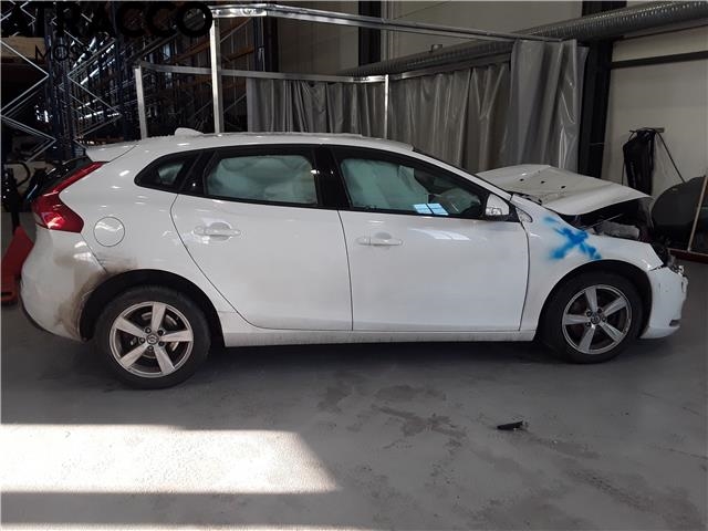 Volvo V40 2012-2019 , Motorkode: D4162T, Girkassekode: Manuell