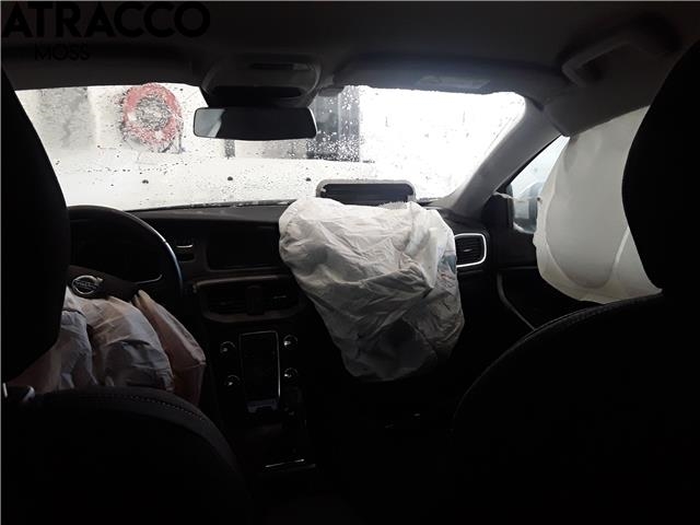 Volvo V40 2012-2019 , Motorkode: D4162T, Girkassekode: Manuell