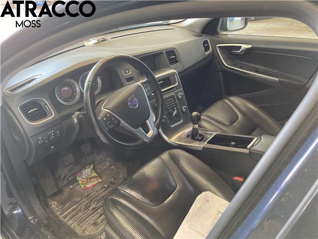Volvo V60 2010-2013 (Type I, Fase 1) , Motorkode: D5204T2, Girkassekode: Manuell