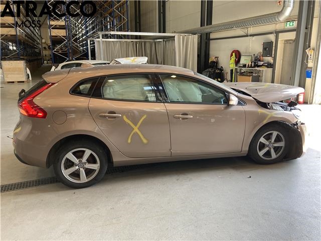 Volvo V40 2012-2019 , Motorkode: D4162T, Girkassekode: Manuell