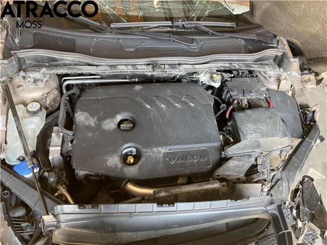 Volvo V40 2012-2019 , Motorkode: D4162T, Girkassekode: Manuell