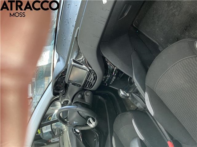 Peugeot 208 2012-2019 (Type I) , Motorkode: HMZ, Girkassekode: Manuell