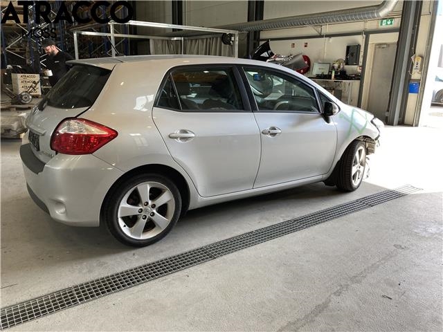 Toyota Auris 2010-2012 (Type I, Fase 2) , Motorkode: 2ZR-FXE, Girkassekode: Automat