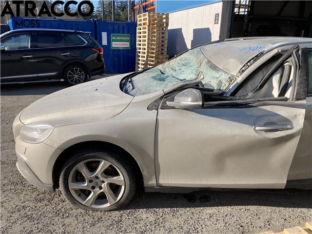 Volvo V40 2012-2019 , Motorkode: D4204T8, Girkassekode: Manuell