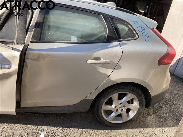 Volvo V40 2012-2019 , Motorkode: D4204T8, Girkassekode: Manuell