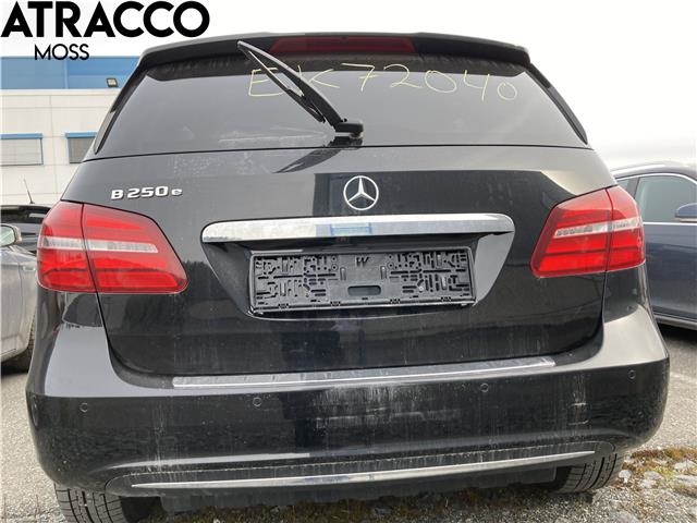 Mercedes B-Klasse 2011-2018 (W246) (W246), Motorkode: EM0004, Girkassekode: Automat