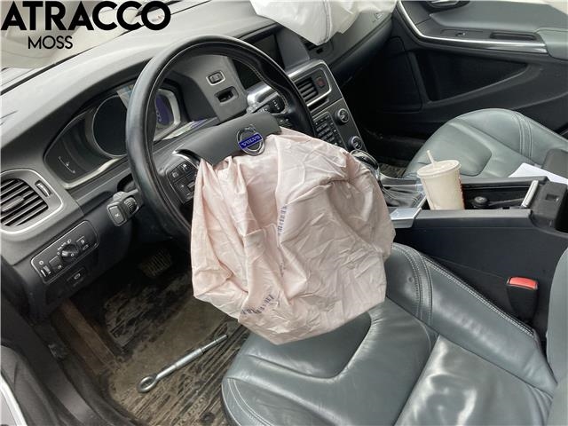 Volvo V60 2010-2013 (Type I, Fase 1) , Motorkode: D5244T15, Girkassekode: Automat