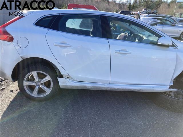Volvo V40 2012-2019 , Motorkode: D4162T, Girkassekode: Manuell