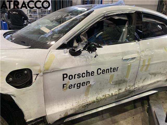 Porsche Taycan 2019-->> , Motorkode: EBE, Girkassekode: Automat
