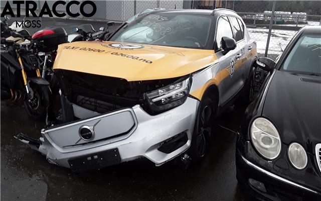 Volvo XC40 2018-2024 , Motorkode: E400V6, Girkassekode: Automat