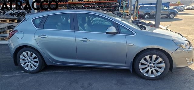 Opel Astra J 2010-2015 , Motorkode: A17DTJ, Girkassekode: Manuell