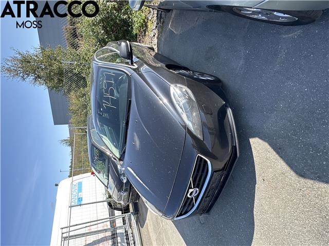 Volvo V40 2012-2019 , Motorkode: D4162T, Girkassekode: Automat