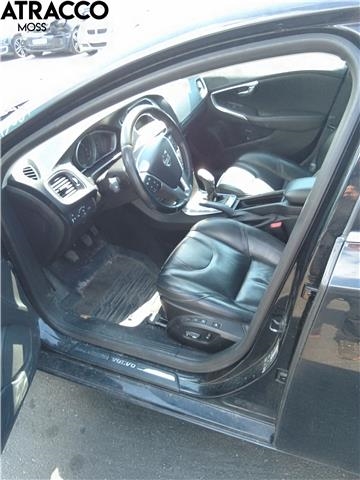 Volvo V40 2012-2019 , Motorkode: D4162T, Girkassekode: Manuell