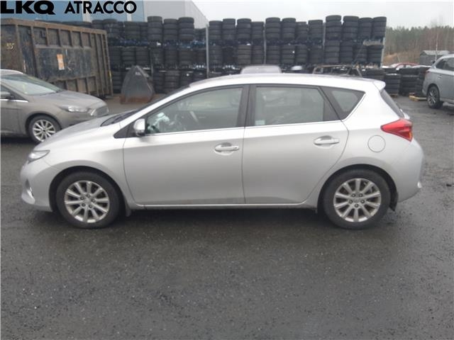 Toyota Auris 2013-2015 (Type II, Fase 1) , Motorkode: 1ZR-FAE, Girkassekode: Manuell