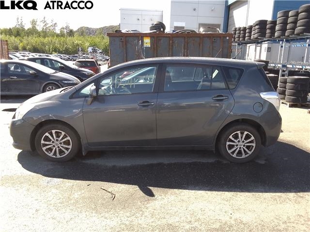 Toyota Verso 2009-2016 (Type III) , Motorkode: 1AD-FTV, Girkassekode: Manuell