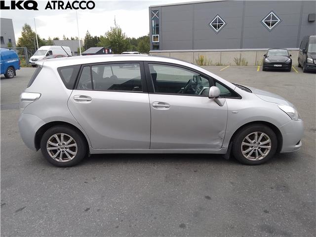 Toyota Verso 2009-2016 (Type III) , Motorkode: 1AD-FTV, Girkassekode: Manuell