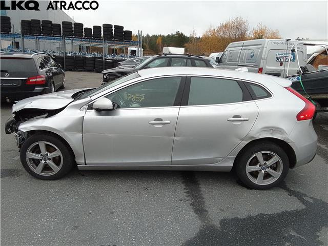 Volvo V40 2012-2019 , Motorkode: D4162T, Girkassekode: Manuell