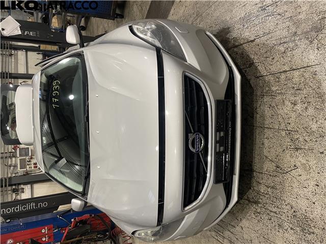 Volvo V40 2012-2019 , Motorkode: D4162T, Girkassekode: Manuell