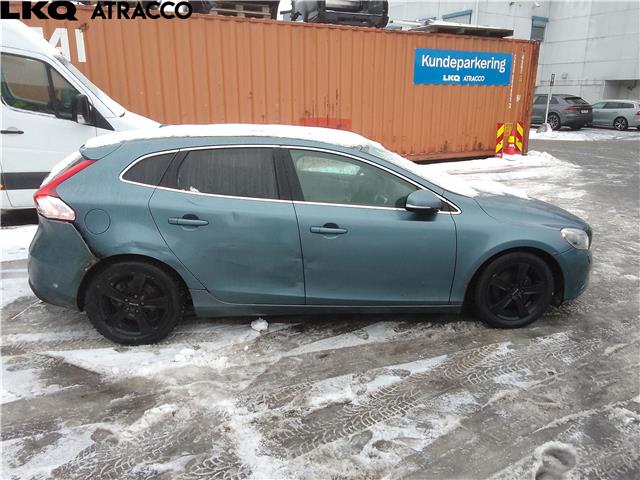 Volvo V40 2012-2019 , Motorkode: D4162T, Girkassekode: Manuell