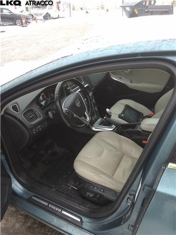 Volvo V40 2012-2019 , Motorkode: D4162T, Girkassekode: Manuell