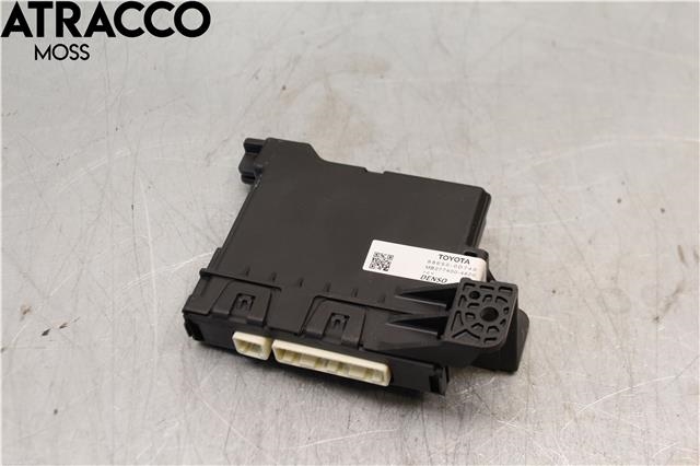 Styreenhet comfort (BCM) til Toyota Yaris, 2014-2020 (Type III, Fase 2)  (886500D740)