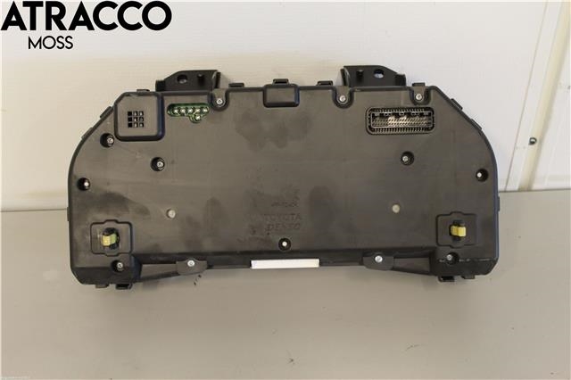Instrumentpanel til Toyota Avensis 2009-2015 (Type III, Fase 1)  (8380005M00|)