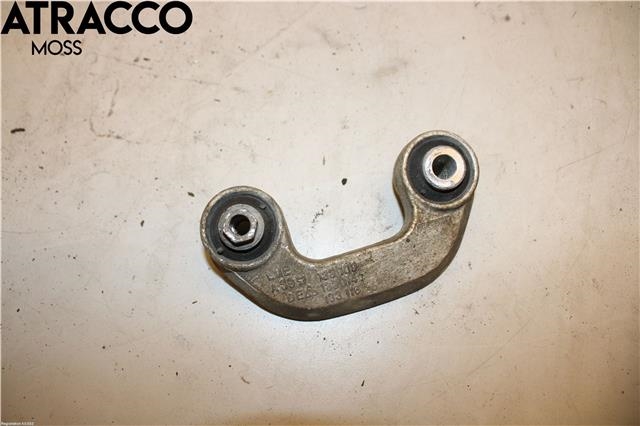 Bærebru høyre foran nedre til Audi A4 2004-2008 (Type III) (B7) (B7) (8E0411318|)