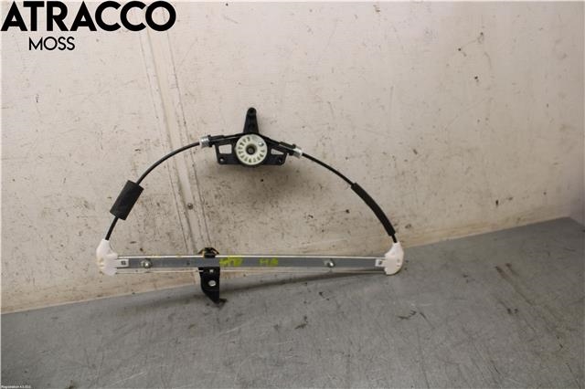 Ruteheis til Mazda CX-3, 2015-2022  (D10E72590)