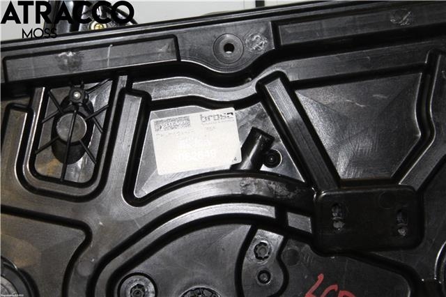 Ruteheis til Volvo V40 2012-2019  (31276216|)